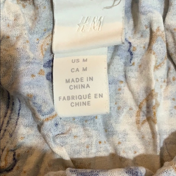 🔥SALE 4/$20‼️ H&M Beautiful Paisley Blue off the shoulder Crop - Picture 5 of 5